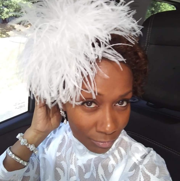 Meet your Posher, Claudette - Picture 3 of 16